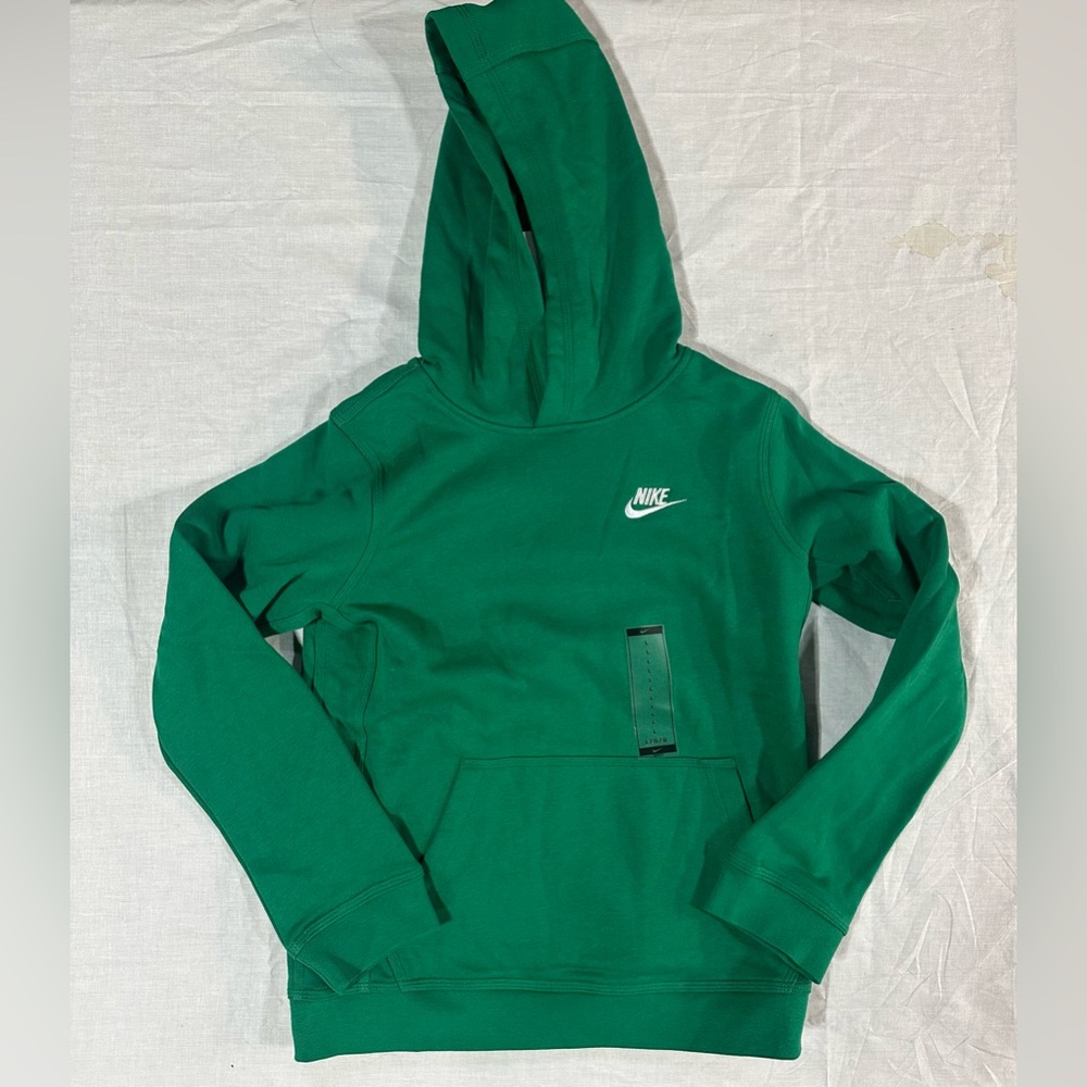 NWT Nike Kids Club Fleece Green Hoodie. Size Large
